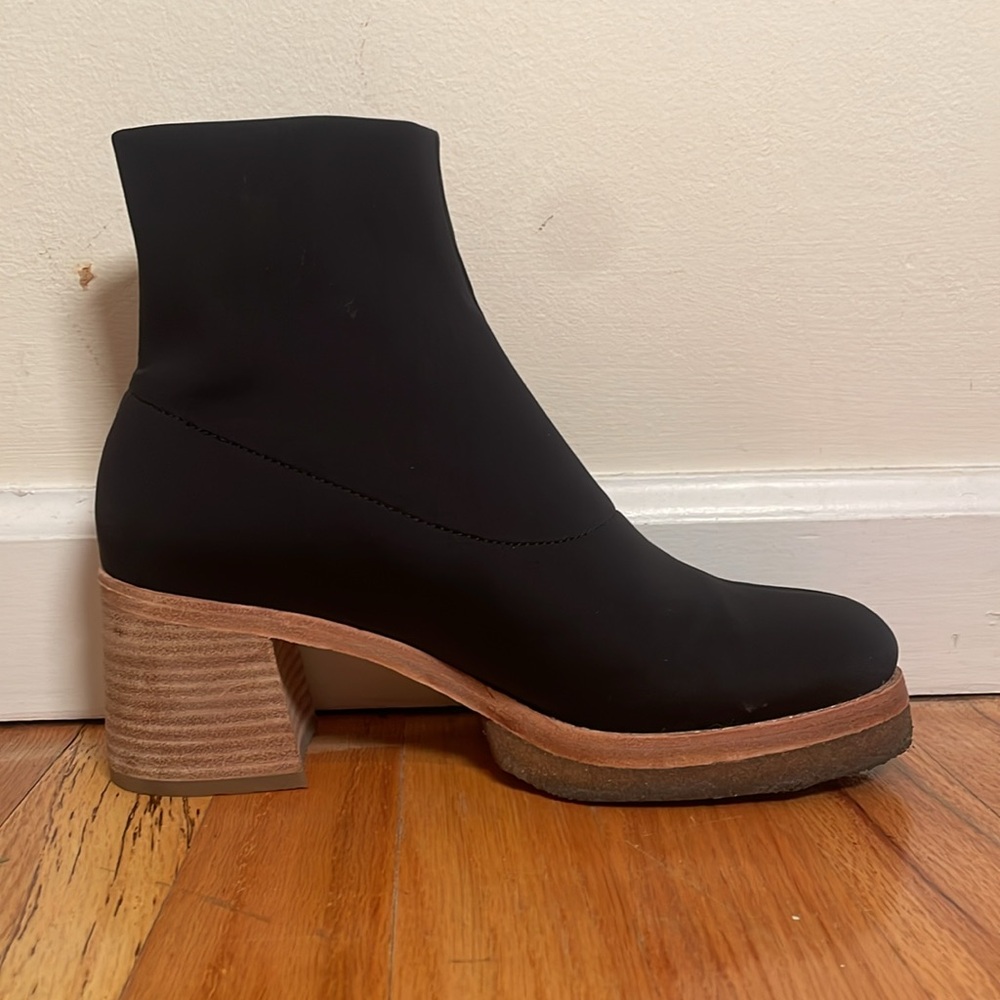 Clark’s Original Nadia Boot - Brand New